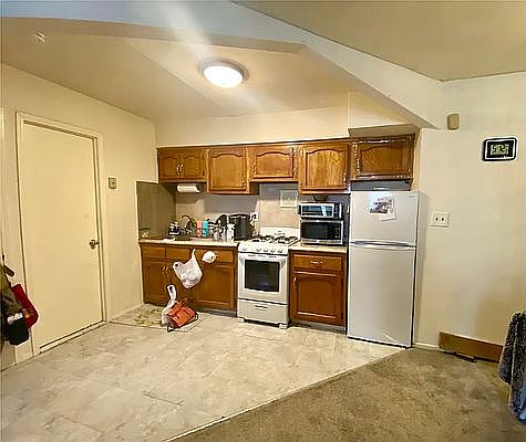 2nd image of 160-19 Horace Harding Expressway Sr N #2