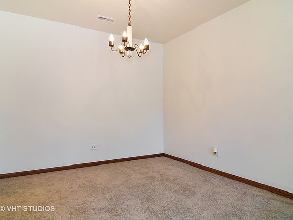 5th image of 1440 Stonebridge Cir APT J1