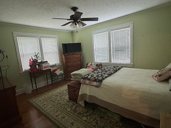 4th image of 255 State Highway 27