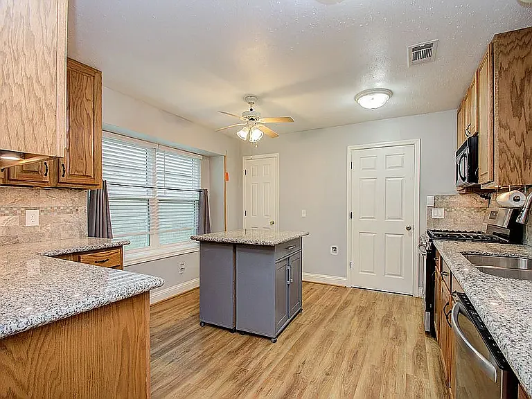 13639 Harpers Bridge Dr — Photo 11