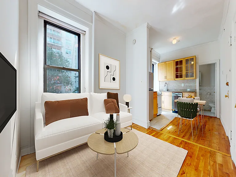 1443 York Ave #3B — Photo 1
