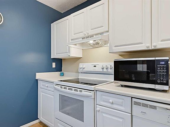 5th image of 3620 N 51st St SW #15