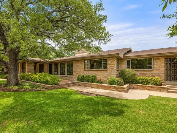 2900 Simondale Dr, Fort Worth, TX 76109