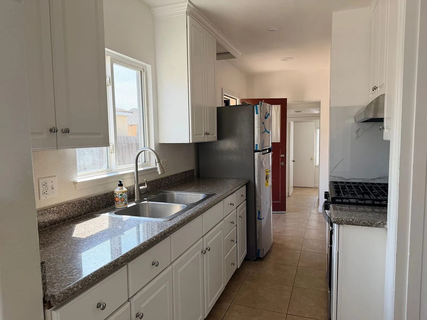 33 W Curtis St — Photo 2