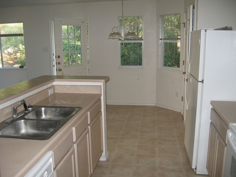2nd image of 939/941 Sagewood Trl