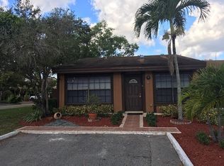 2300 Pecan Ct, Pembroke Pines, FL 33026