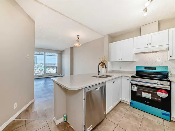 1053 W 10th St SW #707, Calgary, AB T2R 1S6
