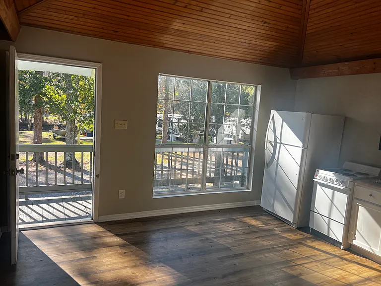 3520 Cold Springs Rd #3 — Photo 2