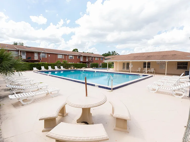 1629 W Oak Ridge Rd #D — Photo 2