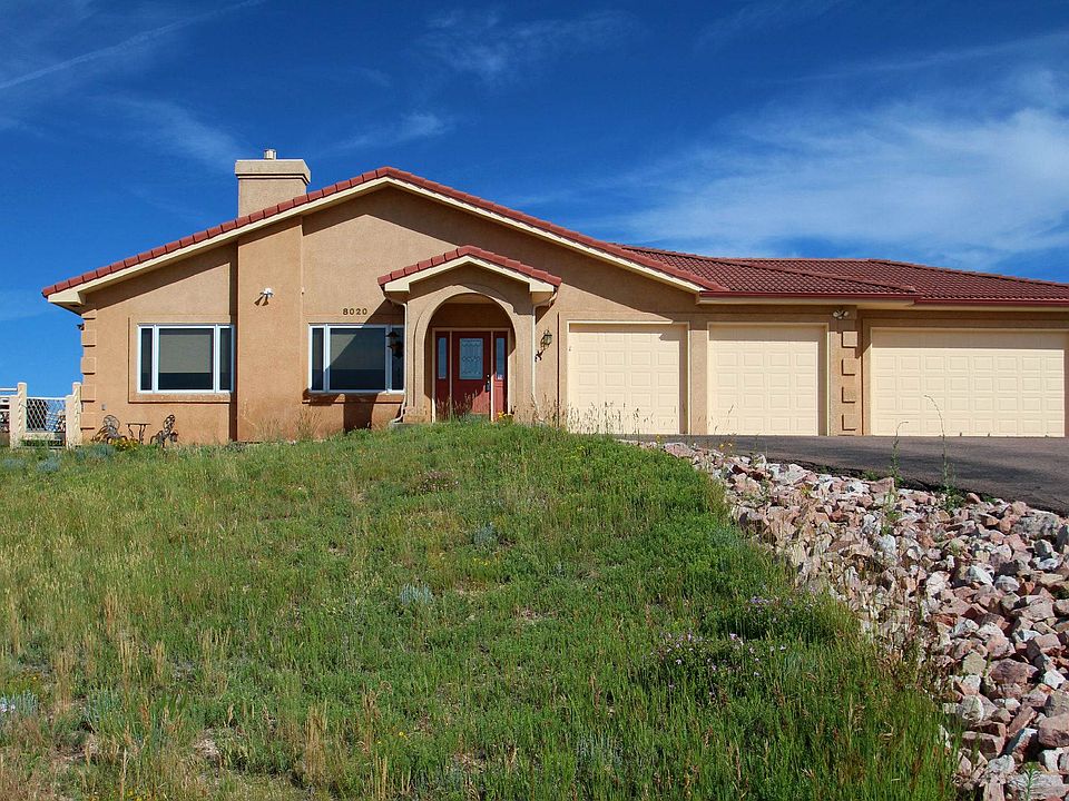 Exquisite 6952 Sq.Ft. Home on 5 Horse Acres