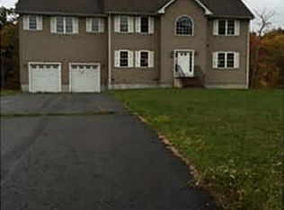 729 Sharps Lot Rd, Swansea, MA 02777