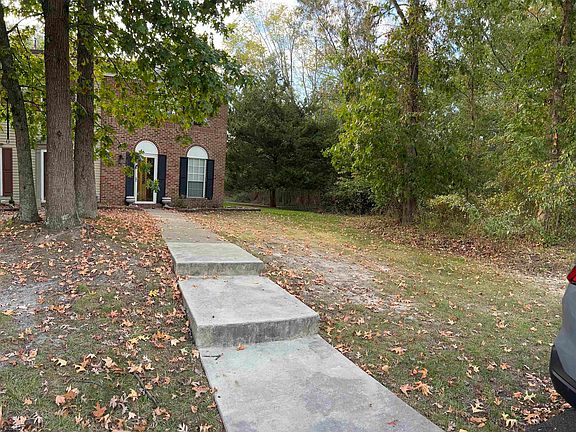 2nd image of 172 Rumson Dr #172