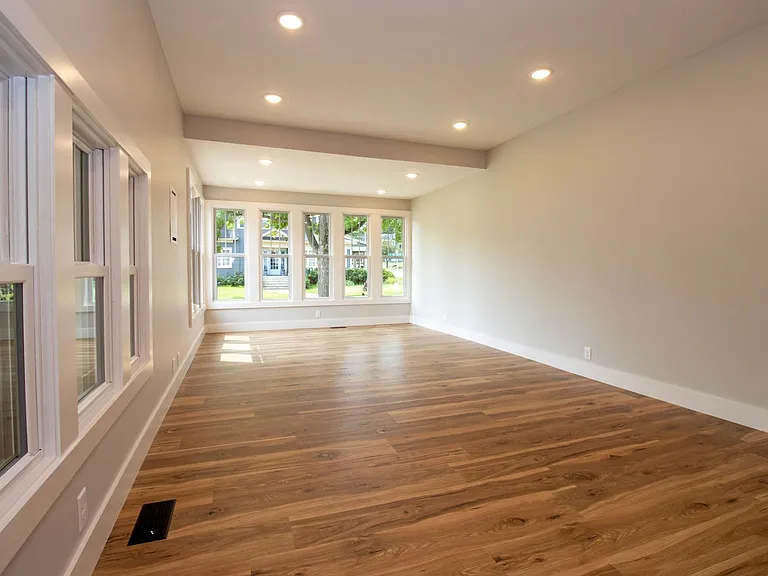 105 E Paradise St — Photo 9