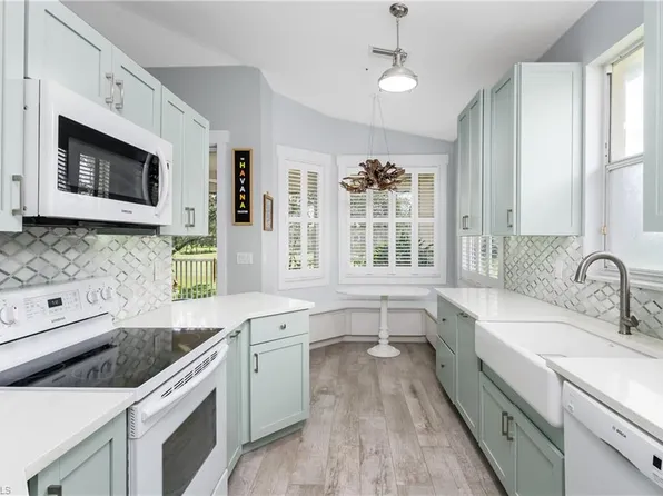 650 Lalique CIR #308, NAPLES, FL 34119