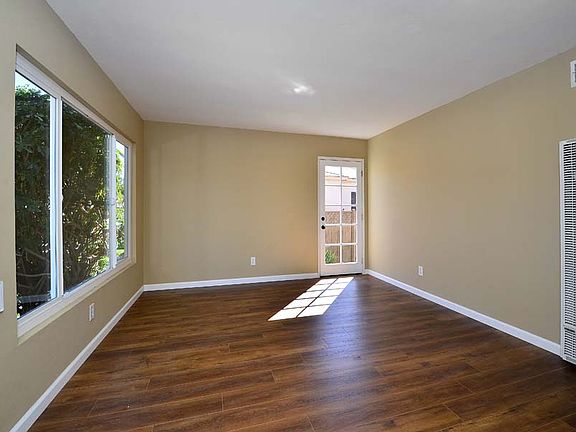 4th image of 818 Olive Ave