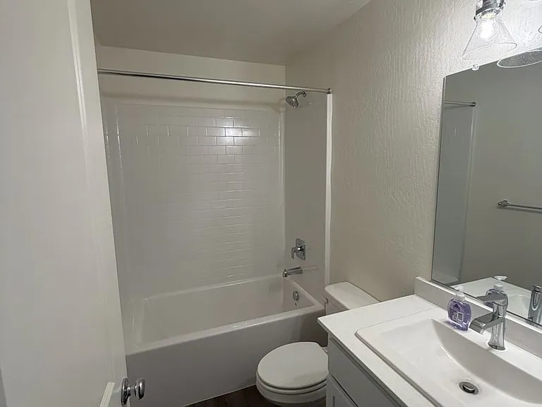 656 Skyler Ln — Photo 15