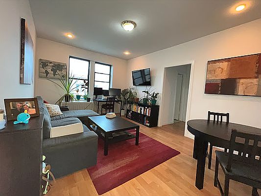3rd image of 2808 35th St APT 6K
