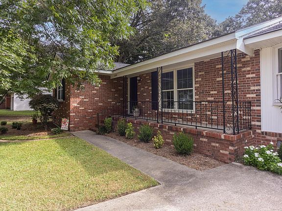 4th image of 224 Heathwood Dr