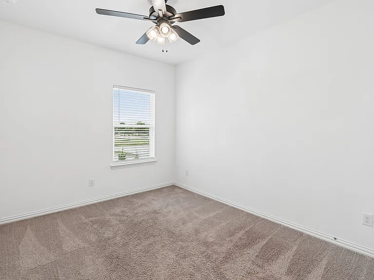 2215 Adena Springs Dr — Photo 16