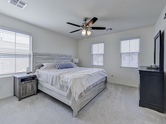 4th image of 4722 W Saint Anne Ave