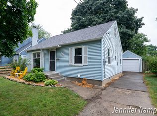 2026 Emerald Ave NE, Grand Rapids, MI 49505