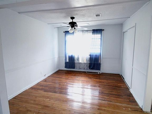 2nd image of 1220 Pecan St Unit B