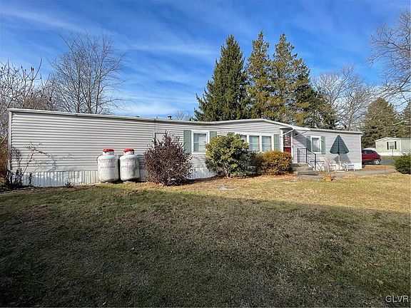 2nd image of 12 Hickory Hills Dr