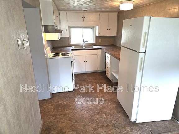 3rd image of 659 Prairie St