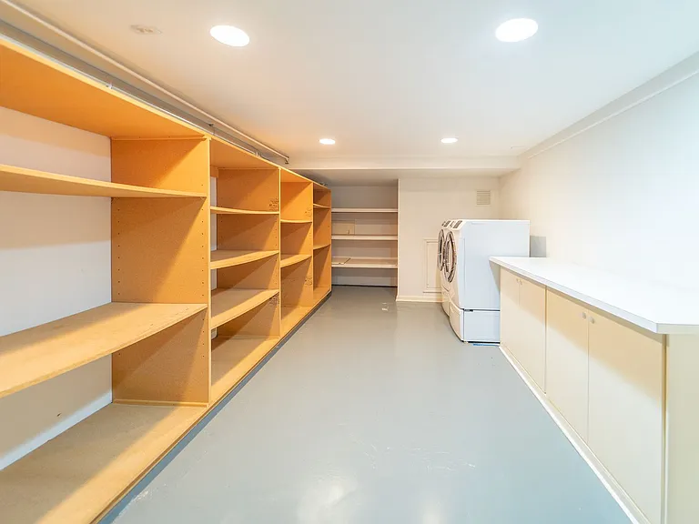 2840 SW Fern St — Photo 38