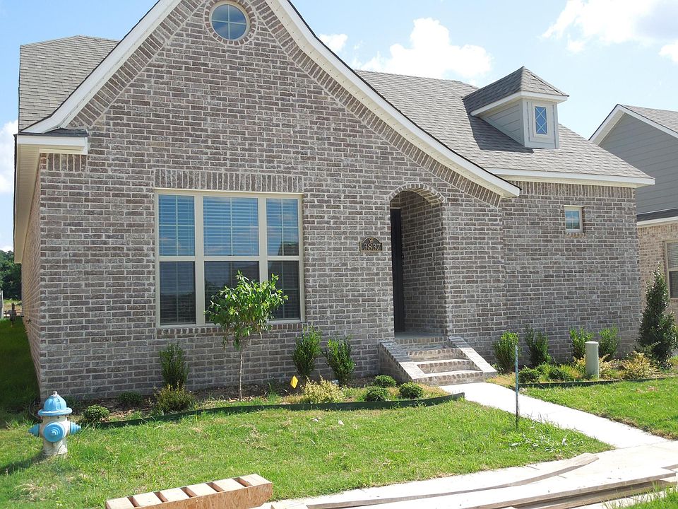 1st image of 305 N Powderhorn Dr