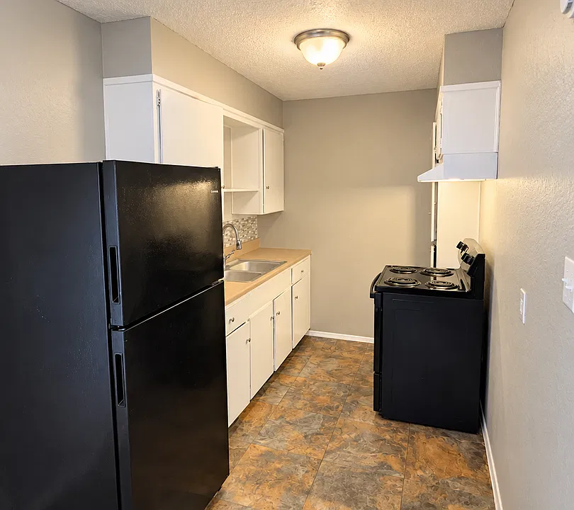 602 W Avenue M #24