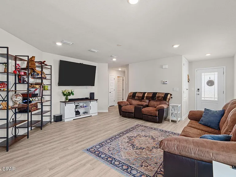 6619 Atkins Rd — Photo 3