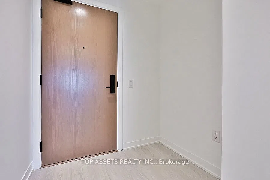 Studio, $2,100 — Photo 4