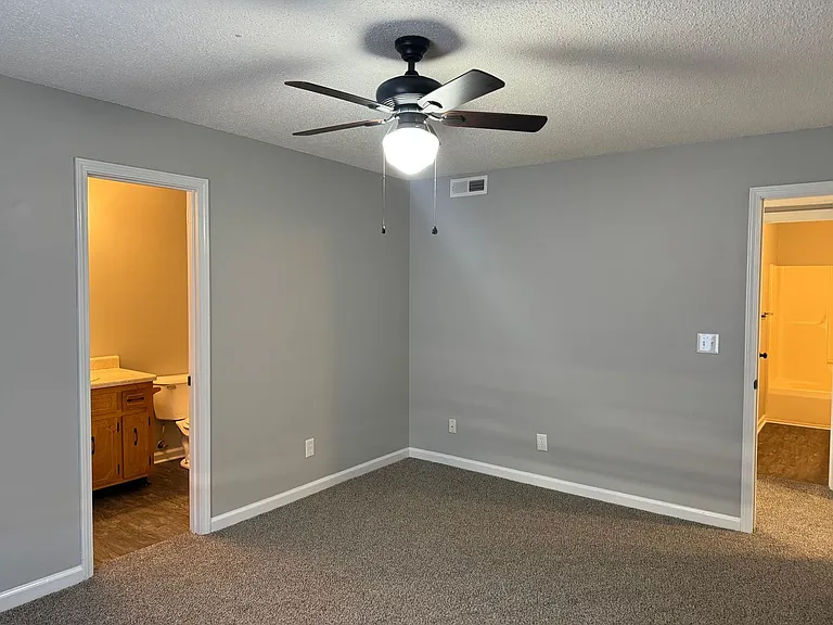 3895 Northeast Dr — Photo 18
