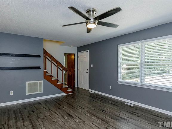 4th image of 1101 Water Oak Ct