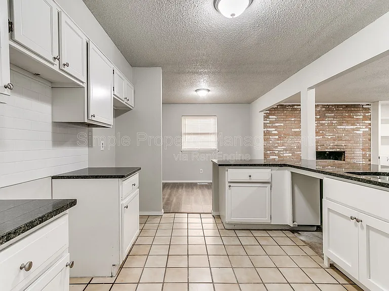 8510 Candlewood Dr — Photo 6