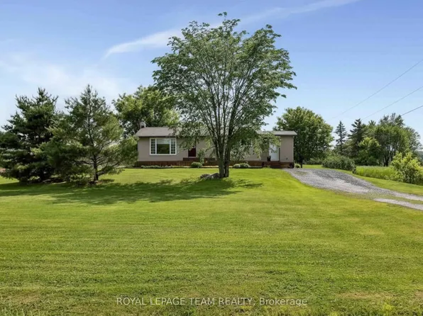 3217 Woodkilton Rd, Ottawa, ON K0A 1T0