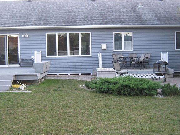 3rd image of 750 Lakeridge Dr