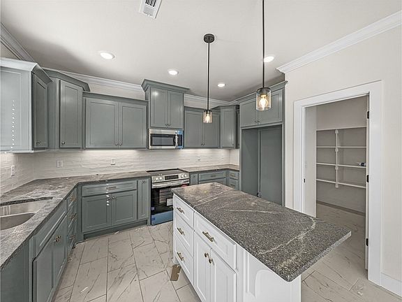 4th image of 3 Kinloch Dr