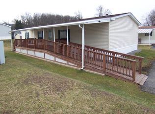 42 White Oak Ln, Jersey Shore, PA 17727