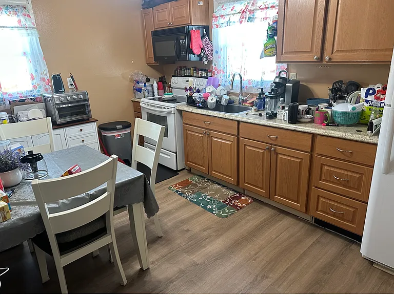 210 Carr Ave — Photo 4
