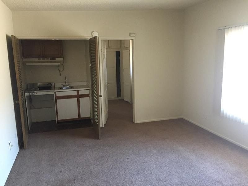 2nd image of 1030 College View Dr APT 4