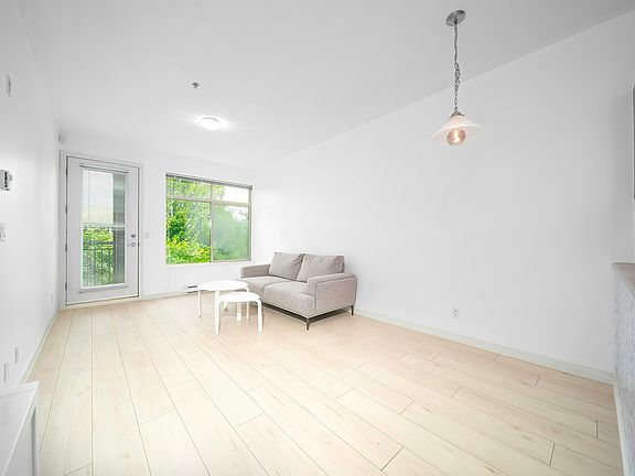 3rd image of 10499 University Dr #309