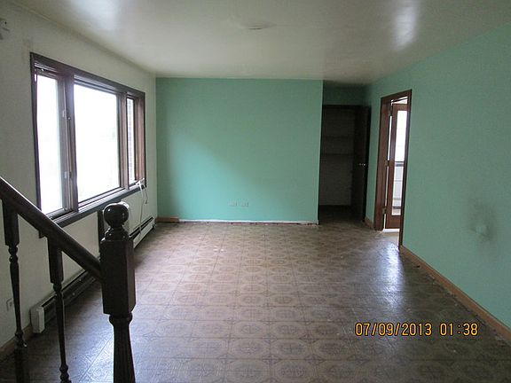 2nd image of 5524 W Lawrence Ave #9