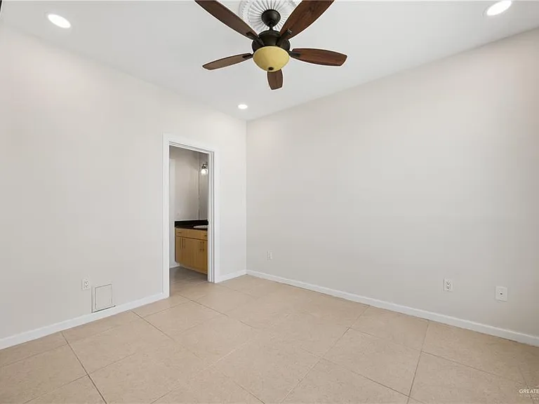 813 Travis St #408 — Photo 10