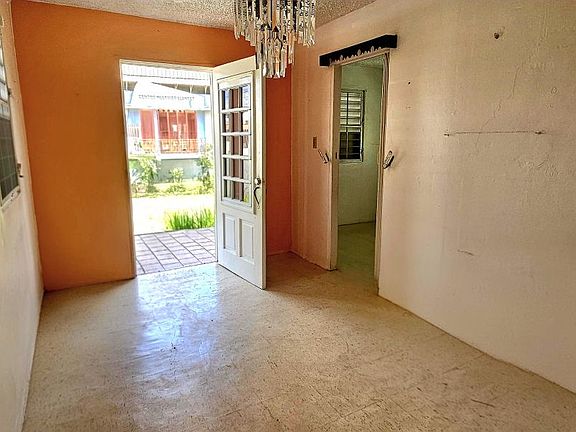 3rd image of Bda Blondet 228 Calle #A