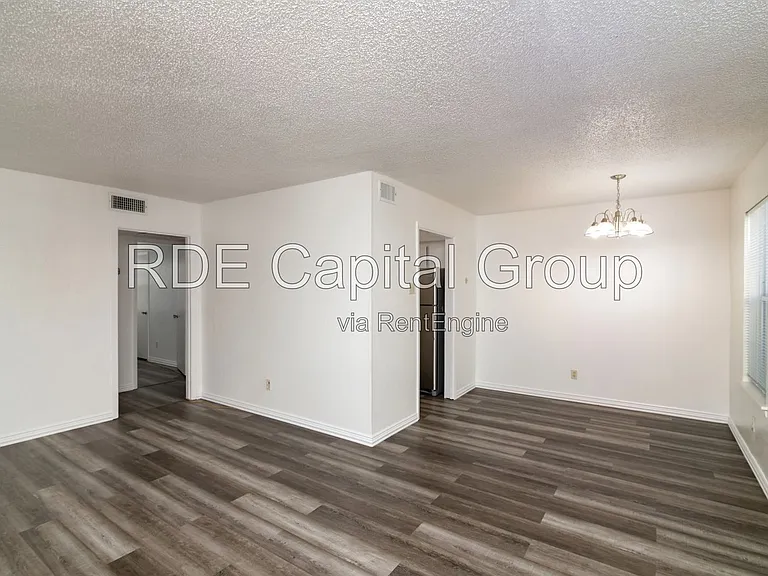 7040 Glenview Dr #29 — Photo 7
