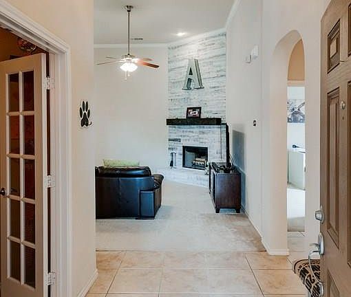 5th image of 10012 Tulare Ln
