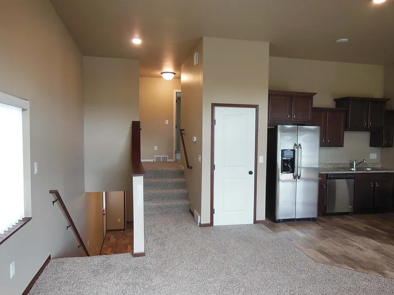 Tri-level main floor
