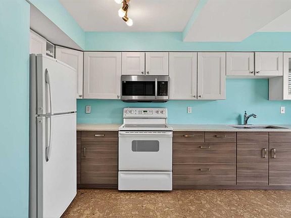 4th image of 42 W Berwick Rise NW